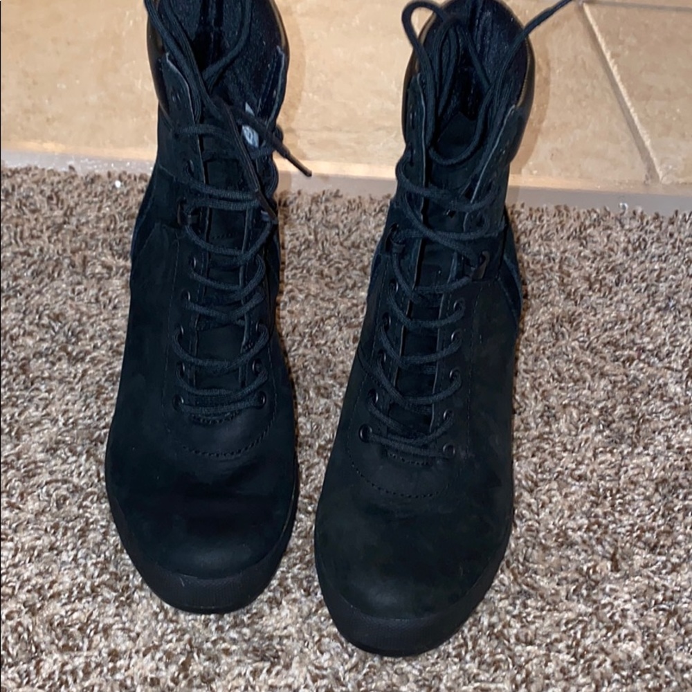All black timberlands heel boots